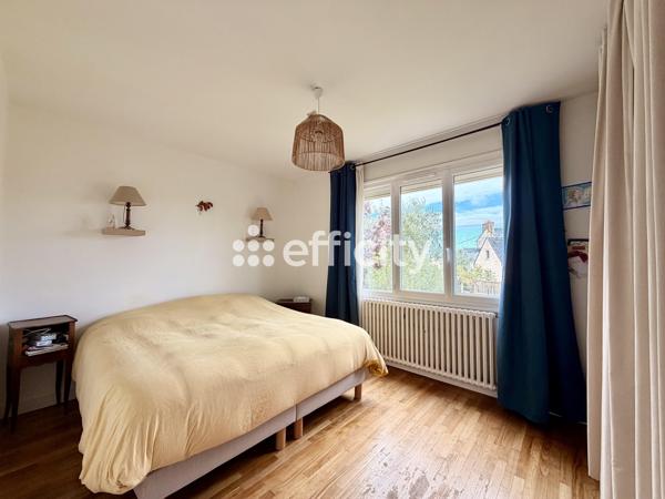 Maison
         8 pièces
        - 185 m² Exclusivité 379 000 € *