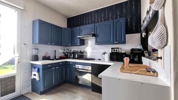 PROCHE JOUY - CHARTRES - RAVISSANTE MAISON de 100 m², 5 PIECES