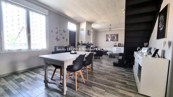 PROCHE JOUY - CHARTRES - RAVISSANTE MAISON de 100 m², 5 PIECES