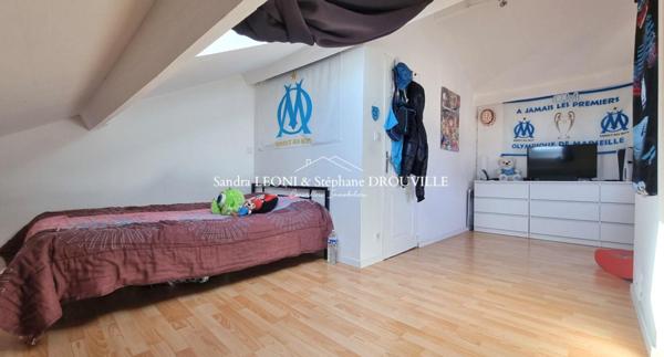 PROCHE JOUY - CHARTRES - RAVISSANTE MAISON de 100 m², 5 PIECES