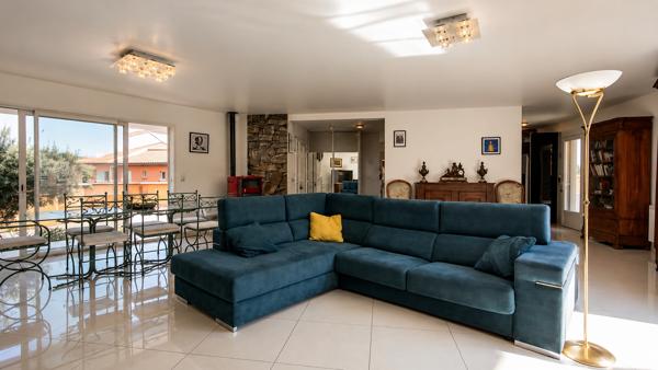 Maison
         6 pièces
        - 167 m² Bien prestige 625 000 € *