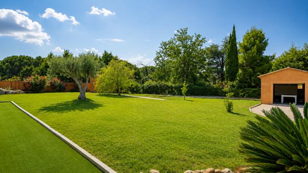 Maison
         6 pièces
        - 167 m² Bien prestige 625 000 € *
