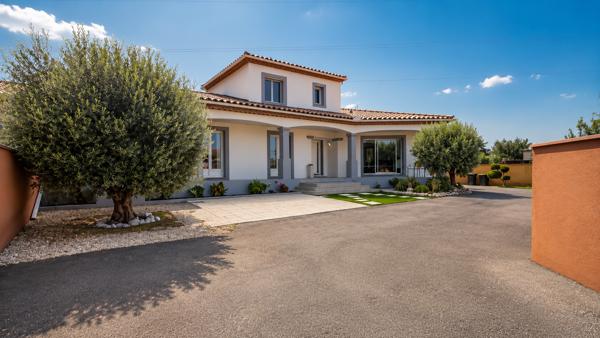 Maison
         6 pièces
        - 167 m² Bien prestige 625 000 € *