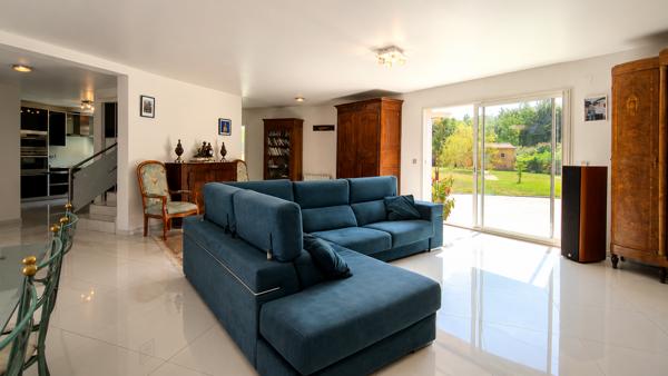 Maison
         6 pièces
        - 167 m² Bien prestige 625 000 € *