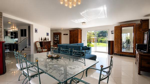 Maison
         6 pièces
        - 167 m² Bien prestige 625 000 € *