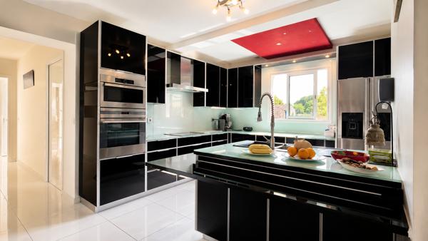Maison
         6 pièces
        - 167 m² Bien prestige 625 000 € *