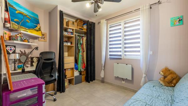 Sur les hauteurs de Vidauban, une maison baignée de lumière au cœur de la nature