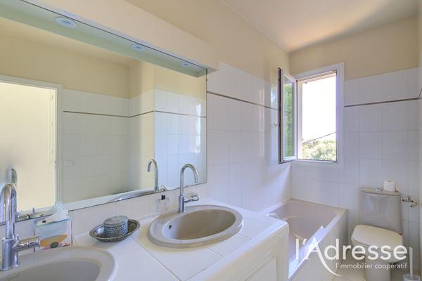 Maison BASTIA MONSERATO 6 pièces 180 m2 piscine studio indépendant