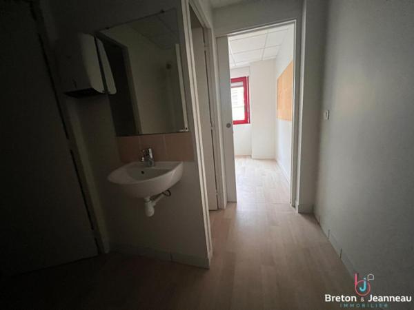 Bureaux 280 m² gare de Laval