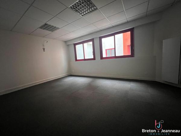 Bureaux 280 m² gare de Laval