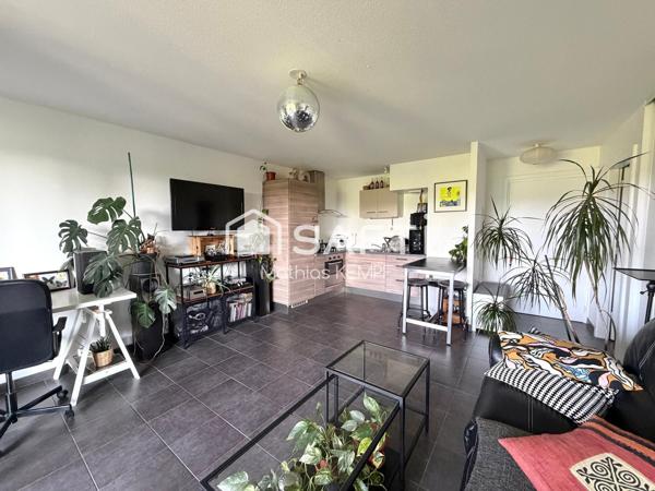 T2 de 44 m² de 2011 - BALCON - GARAGE - CAVE