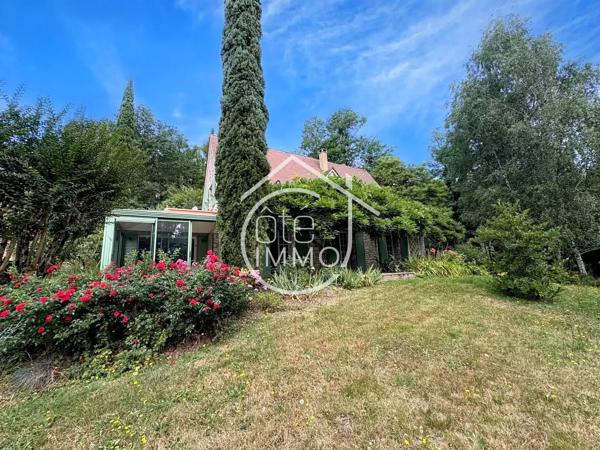 PRIGONRIEUX : Belle périgourdine rénovée 6 pièces de 210m² avec jardin