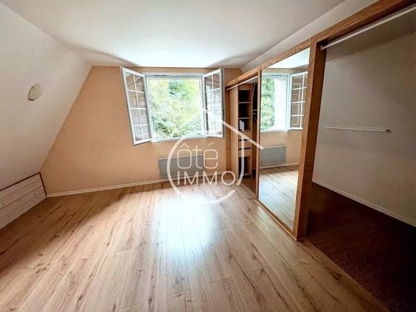 PRIGONRIEUX : Belle périgourdine rénovée 6 pièces de 210m² avec jardin