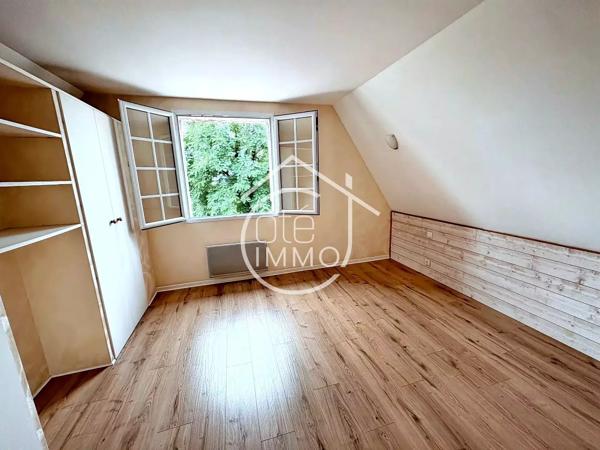 PRIGONRIEUX : Belle périgourdine rénovée 6 pièces de 210m² avec jardin