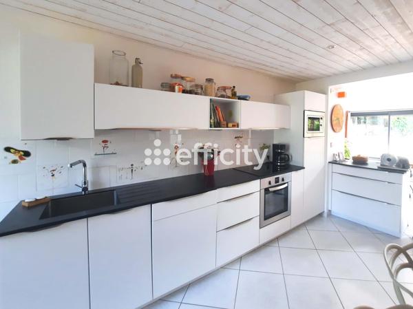 Maison
         4 pièces
        - 115 m² 466 200 € *