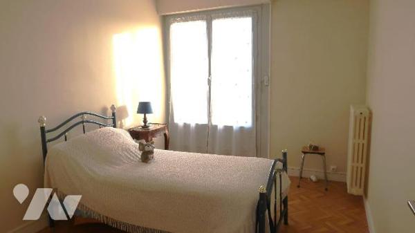 Prox. centre-ville, APPARTEMENT T4 de 81,61m2, sis au 4ème et dernier étage, avec ascenseur, co...