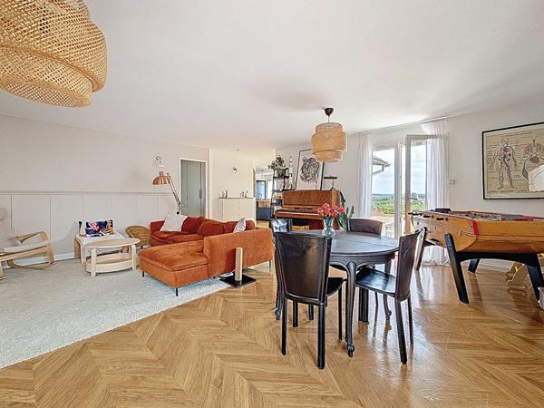 Maison indépendante _ pièce de vie spacieuse _ garage _ grand sous-sol_ terrasses _ jardin