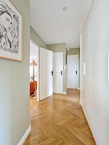 Maison indépendante _ pièce de vie spacieuse _ garage _ grand sous-sol_ terrasses _ jardin