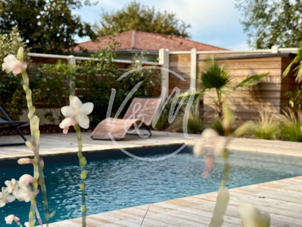 Maison à vendre à Lacanau- Neuve de plain-pied avec piscine et prestations modernes dans quartier résidentiel recherché de Lacanau Ville, proche lac et commodités LACANAU