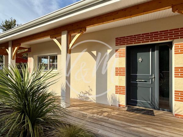 Maison à vendre à Lacanau- Neuve de plain-pied avec piscine et prestations modernes dans quartier résidentiel recherché de Lacanau Ville, proche lac et commodités LACANAU