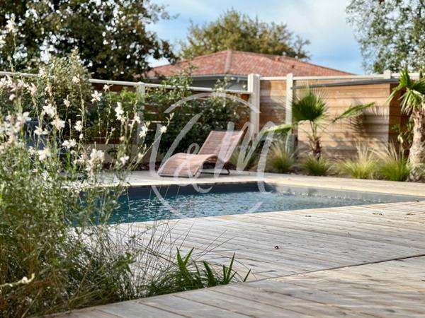 Maison à vendre à Lacanau- Neuve de plain-pied avec piscine et prestations modernes dans quartier résidentiel recherché de Lacanau Ville, proche lac et commodités LACANAU
