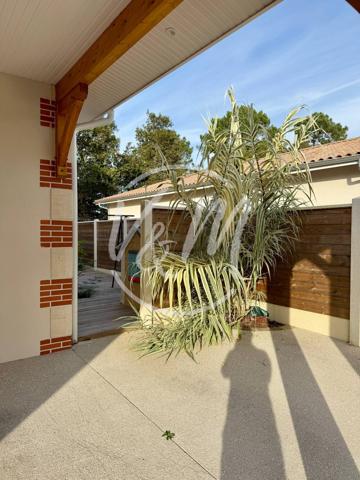 Maison à vendre à Lacanau- Neuve de plain-pied avec piscine et prestations modernes dans quartier résidentiel recherché de Lacanau Ville, proche lac et commodités LACANAU