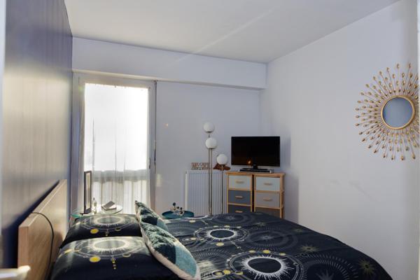 Très beau F4 - Terrasse 130m² - Proche Centre-ville et gare - Triple exposition