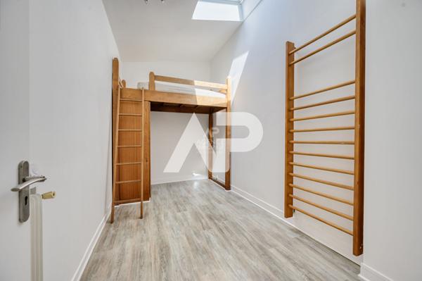 Chaville - Duplex de 92 m² comme une maison ! €445 000 ** - Référence 639-C