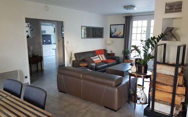 Maison à vendre    6 pièces •  La Jarrie