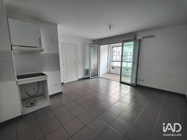 Location appartement 3 pièces 50 m² Marseille 3