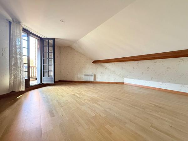 MAISON 7 PIECES MAY SUR ORNE