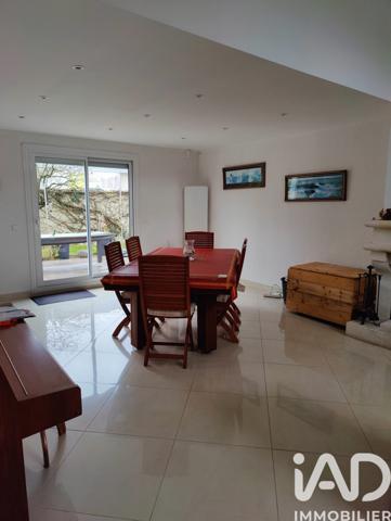 Maison à vendre 7 pièces 155 m² Voisins-le-Bretonneux