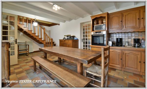 Dpt Charente Maritime (17), à vendre entre SAINT JEAN D'ANGELY et SAINTES maison de caractère P8 sur 3800m² de jardin clos