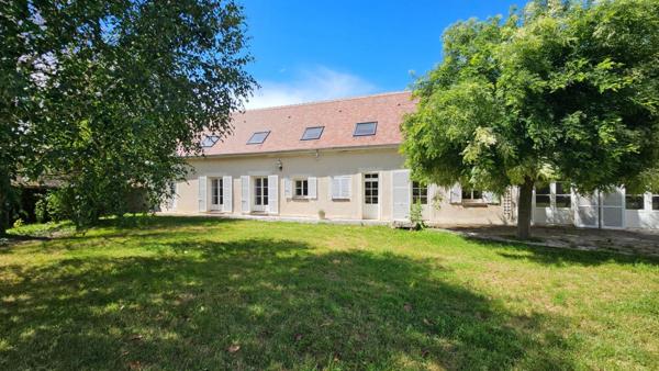Houdan et N12 proche / Maison rénovée 210 m2 / 5 chambres + dépendances