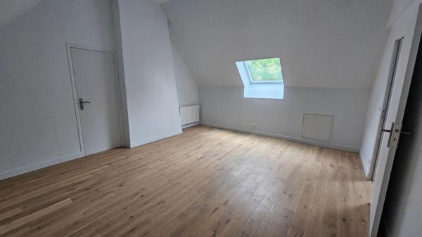 Houdan et N12 proche / Maison rénovée 210 m2 / 5 chambres + dépendances