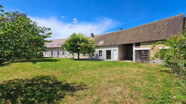 Houdan et N12 proche / Maison rénovée 210 m2 / 5 chambres + dépendances