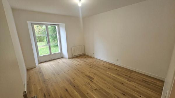 Houdan et N12 proche / Maison rénovée 210 m2 / 5 chambres + dépendances