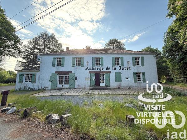 Maison 13 pièces de 390 m² à Mervent (85200)