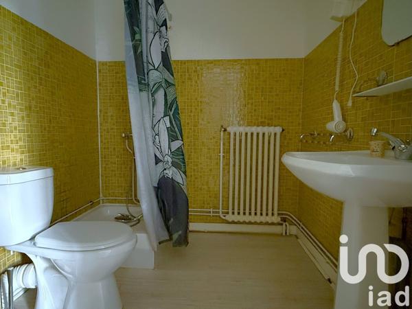 Maison 13 pièces de 390 m² à Mervent (85200)