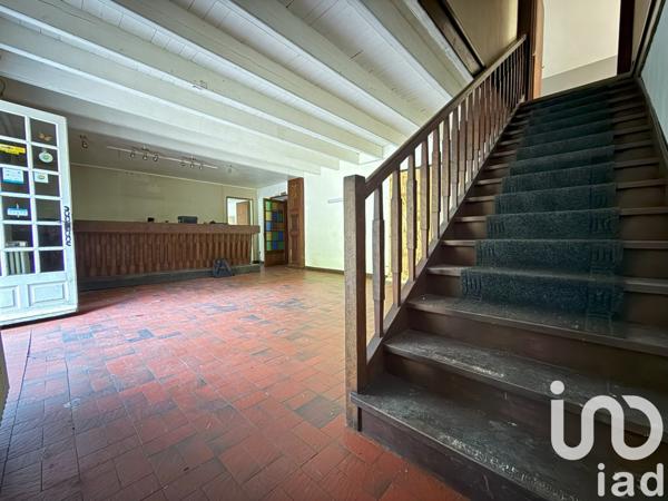 Maison 13 pièces de 390 m² à Mervent (85200)