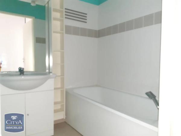 Appartement à louer 2 pièces 53.6m² Hénin-Beaumont (62110)