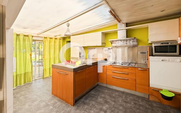 Maison à vendre    7 pièces •  Grospierres