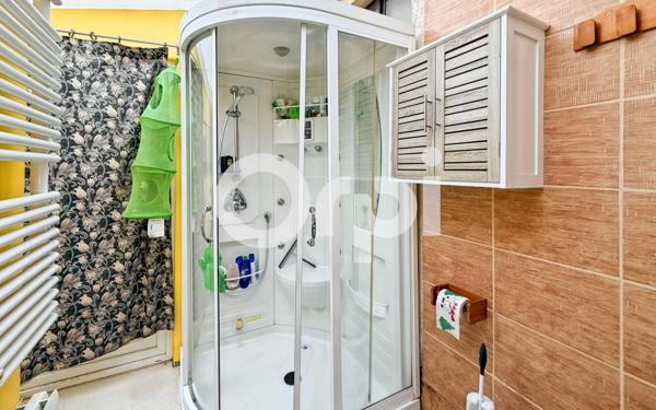 Maison à vendre    7 pièces •  Grospierres