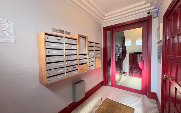 Appartement à vendre    2 pièces • 39,89 m2 Clichy