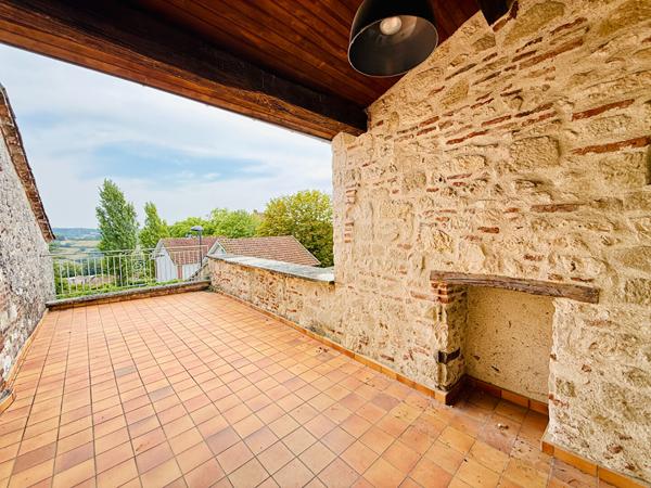 Maison de ville en pierre, piscine et vue imprenable , Penne d agenais