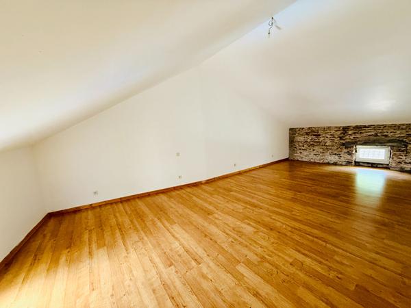 Maison de ville en pierre, piscine et vue imprenable , Penne d agenais