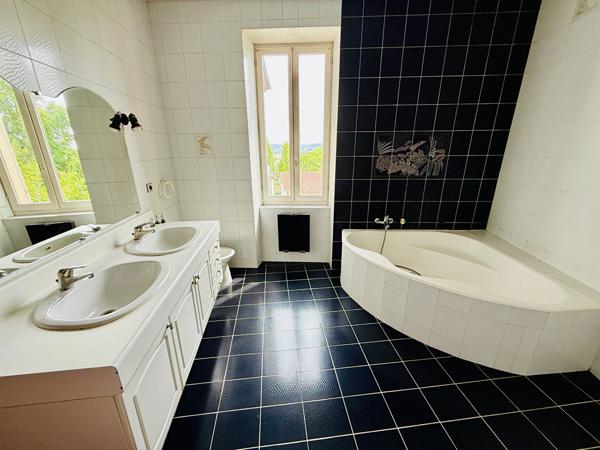 Maison de ville en pierre, piscine et vue imprenable , Penne d agenais