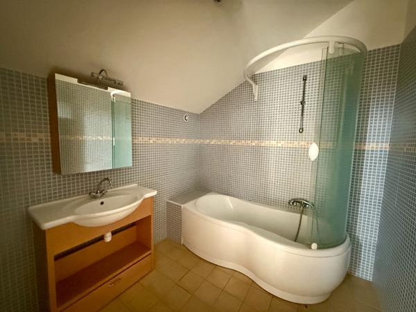 Maison de ville en pierre, piscine et vue imprenable , Penne d agenais
