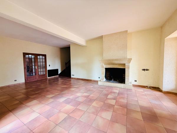 Maison de ville en pierre, piscine et vue imprenable , Penne d agenais