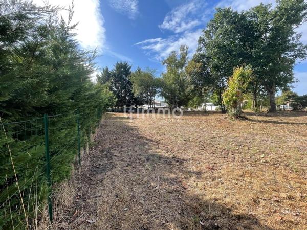 Terrain constructible 3000m² - 33140 Cadaujac